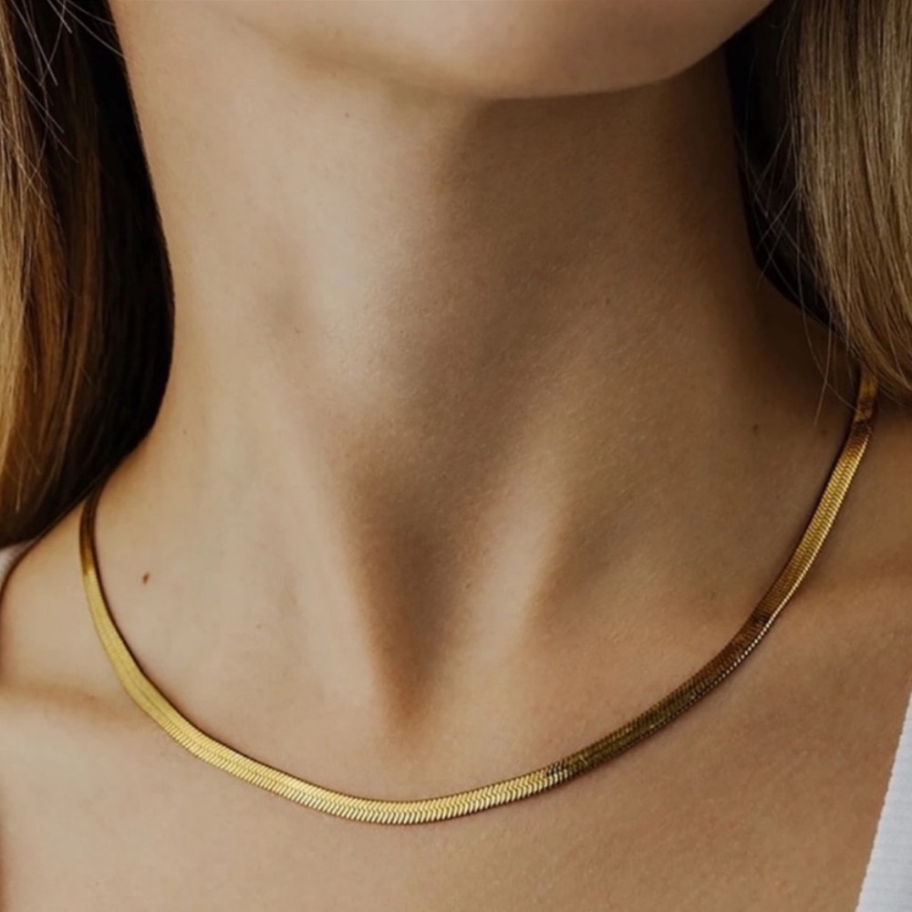 NEW 18K HERRINGBONE GOLD FLAT CHAIN NECKLACE, NICE NECKLACE, CUTE NECKLACE